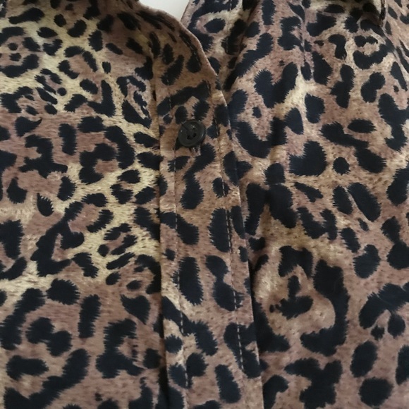 Chaps by Ralph Loren cheetah print button down - Picture 2 of 4